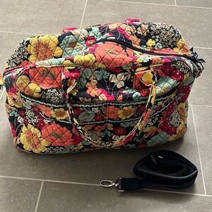 Vera Bradley Travel carry on Bag Weekend